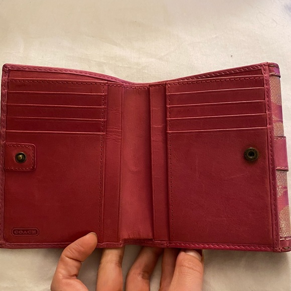 Authentic Coach wallet - Picture 3 of 8